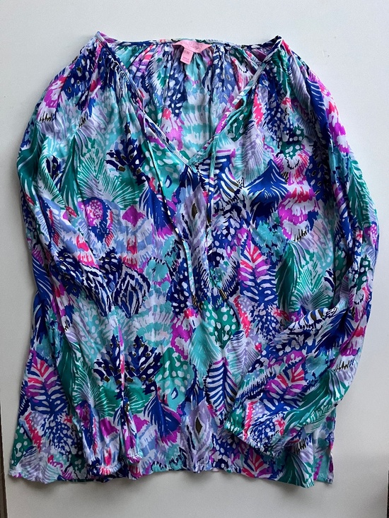 Lilly Pulitzer Tops - Lilly Pulitzer Willa v-neck Villa blouse long sleeve size medium